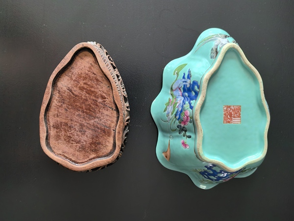 古玩陶瓷清末民初松石綠地粉彩海八怪樹葉形筆洗拍賣,當前價格23888元