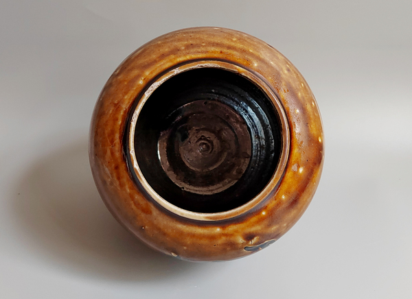 古玩陶瓷晚清剪紙蝴蝶紋罐拍賣,當前價格350元