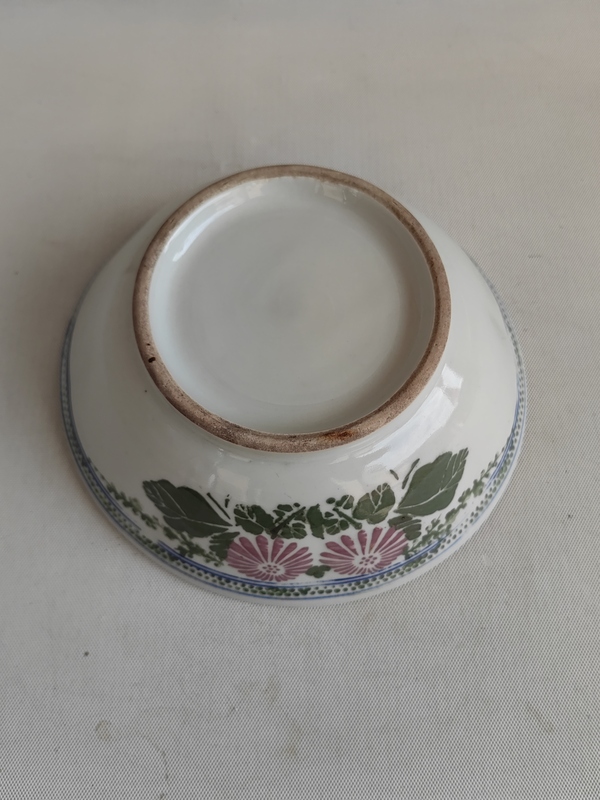 古玩陶瓷粉彩花卉紋碗拍賣,當(dāng)前價格220元