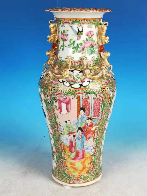 古玩陶瓷清咸豐廣彩人物故事紋獅耳花口瓶拍賣,當(dāng)前價(jià)格3980元