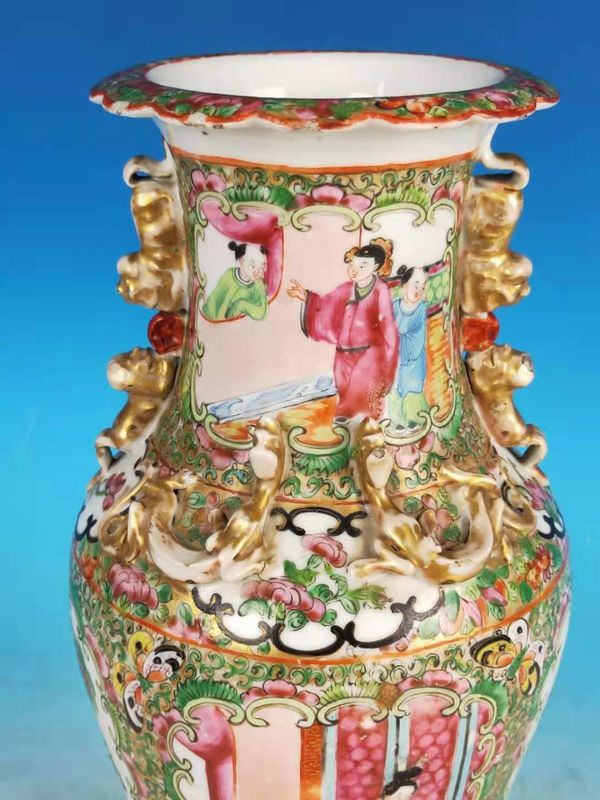 古玩陶瓷清咸豐廣彩人物故事紋獅耳花口瓶拍賣,當(dāng)前價(jià)格3980元