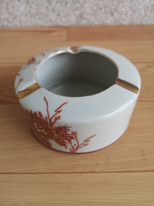 古玩陶瓷煙灰缸拍賣,當前價格220元