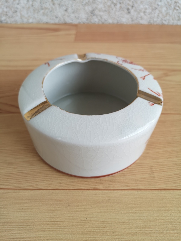 古玩陶瓷煙灰缸拍賣,當前價格220元