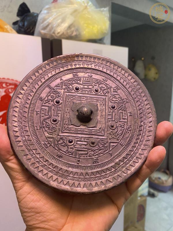 古玩銅器神獸規(guī)矩鏡真品鑒賞圖