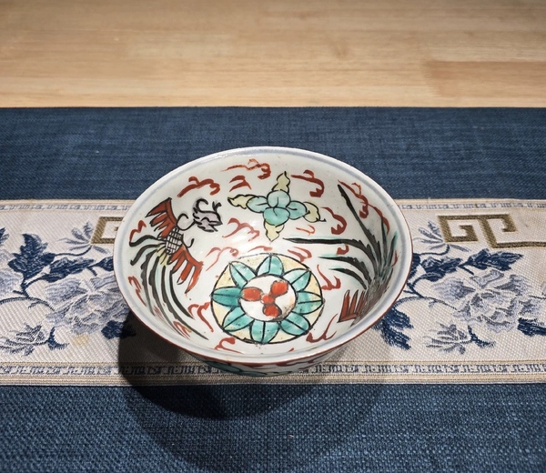 古玩陶瓷清中期紅綠彩鳳紋牡丹茶碗拍賣,當前價格330元