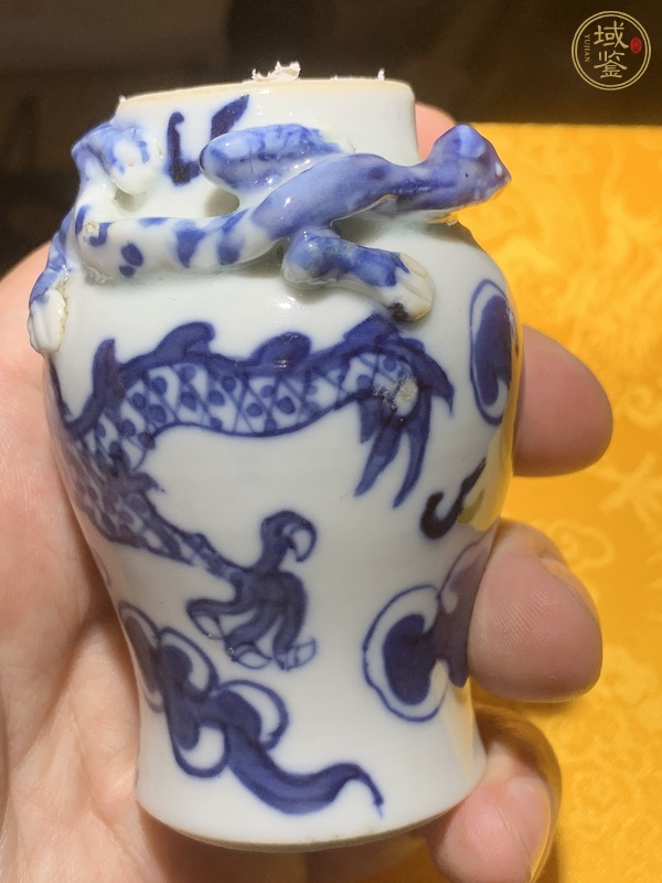 古玩陶瓷龍紋青花蓋瓶真品鑒賞圖