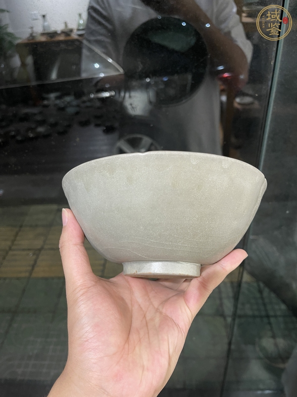 古玩陶瓷金村窯青瓷刻花葵口碗真品鑒賞圖