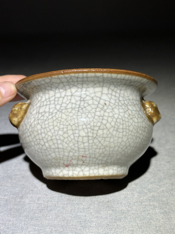 古玩陶瓷文物商店出品哥釉獸耳香爐拍賣,當前價格6888元