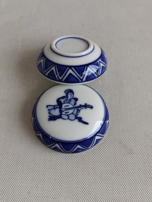 古玩陶瓷青花粉盒拍賣,當前價格220元