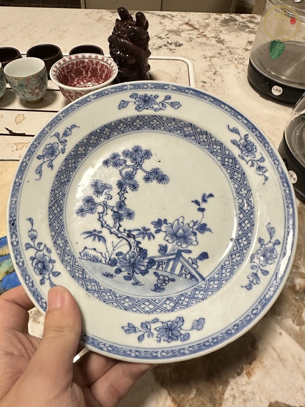 古玩陶瓷清康熙 青花庭院花卉紋折沿盤真品鑒賞圖