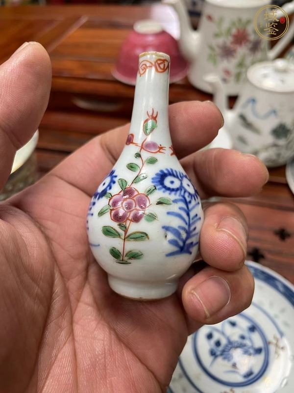 古玩陶瓷青花粉彩瓶真品鑒賞圖