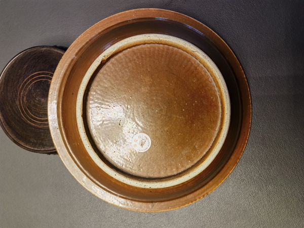 古玩陶瓷30厘米道光外紫金釉內(nèi)青花花卉紋折沿盆拍賣,當(dāng)前價格1980元