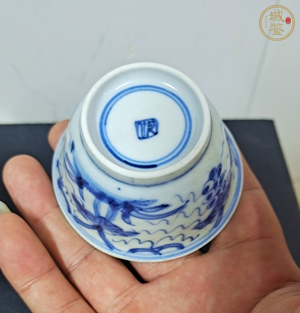 古玩陶瓷青花松鼠葡萄紋杯一對(duì) 真品鑒賞圖