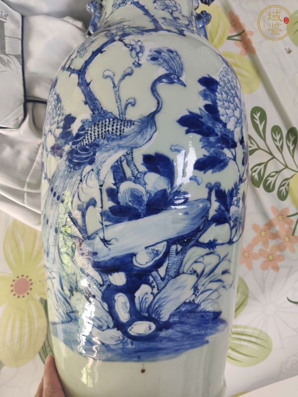 古玩陶瓷花鳥紋青花瓶真品鑒賞圖