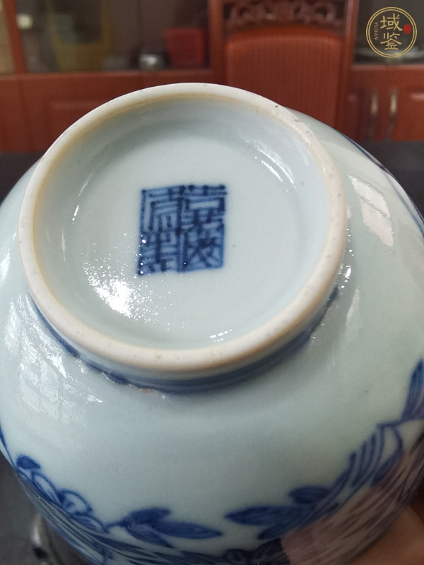 古玩陶瓷青花纏枝花卉紋茶碗真品鑒賞圖