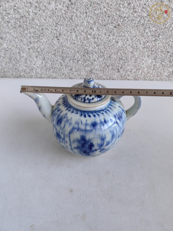 古玩陶瓷青花花卉紋茶壺真品鑒賞圖