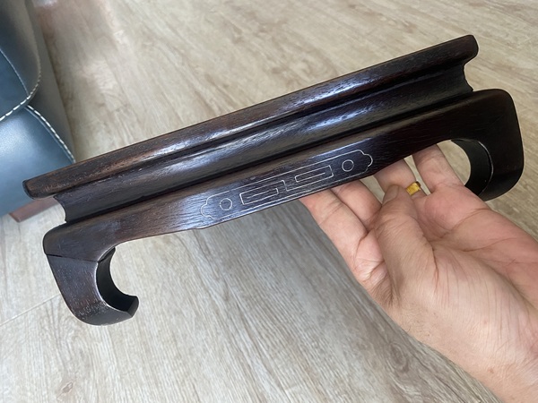 古玩雜項(xiàng)創(chuàng)匯期花梨木茶臺(tái)拍賣(mài),當(dāng)前價(jià)格680元
