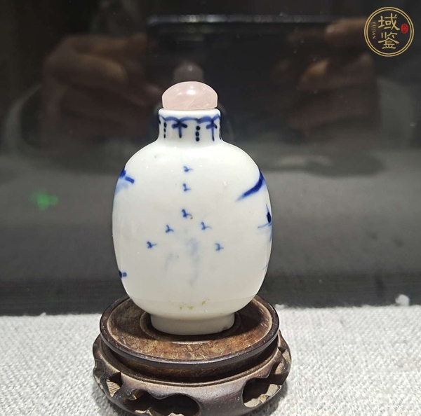 古玩陶瓷青花山水人物紋鼻煙壺真品鑒賞圖