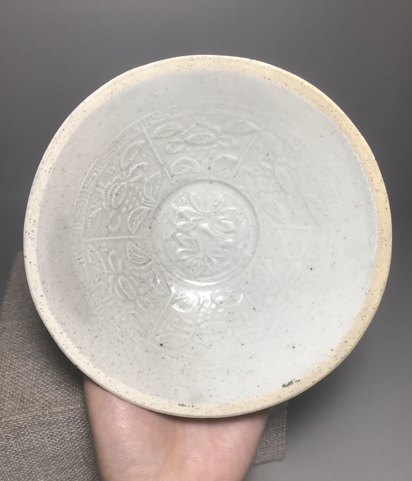 古玩陶瓷【高檔精品】南宋 模印花卉紋斗笠碗【平臺少見】【館藏級精品】【高檔次藏品】拍賣，當前價格0元