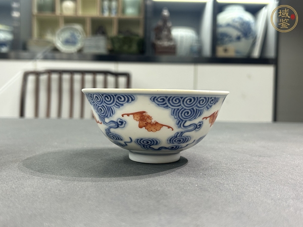 古玩陶瓷清晚·青花礬紅洪福齊天紋碗真品鑒賞圖