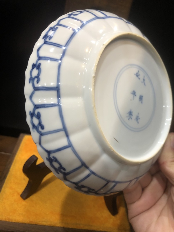古玩陶瓷(精品賞盤)清-康熙-芭蕉侍女紋-青花賞盤拍賣,當前價格0元
