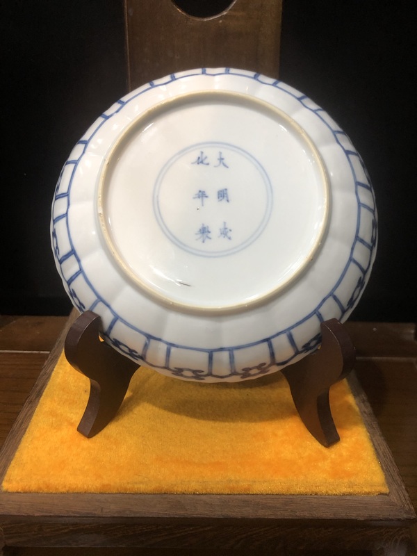 古玩陶瓷(精品賞盤)清-康熙-芭蕉侍女紋-青花賞盤拍賣,當前價格0元