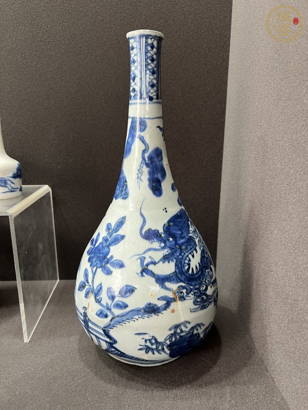 古玩陶瓷青花龍虎紋膽式瓶真品鑒賞圖