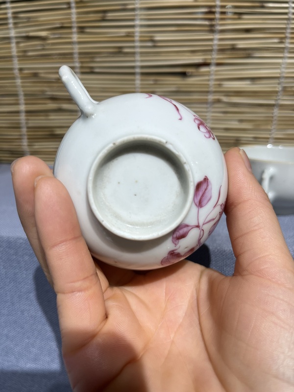 古玩陶瓷胭脂紅彩花卉紋茶杯拍賣，當(dāng)前價(jià)格2850元