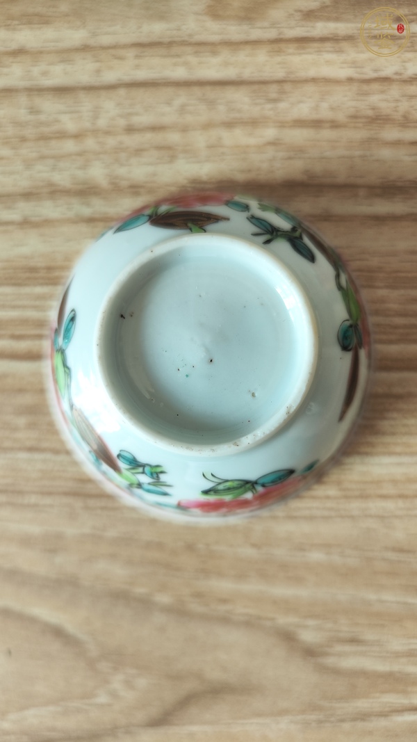 古玩陶瓷粉彩花卉紋茶杯真品鑒賞圖