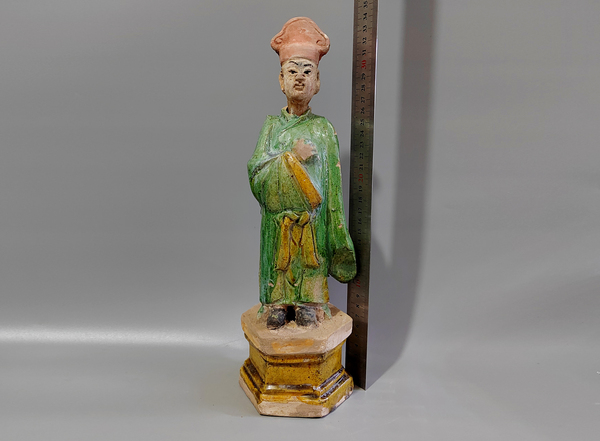 古玩陶瓷三彩人物站立俑拍賣，當(dāng)前價(jià)格6500元