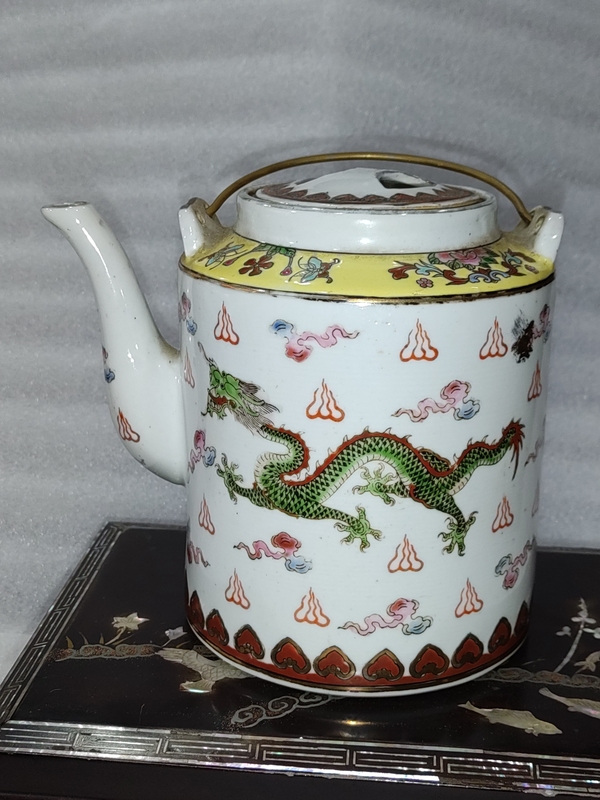 古玩陶瓷粉彩龍鳳紋提梁壺拍賣,當前價格680元