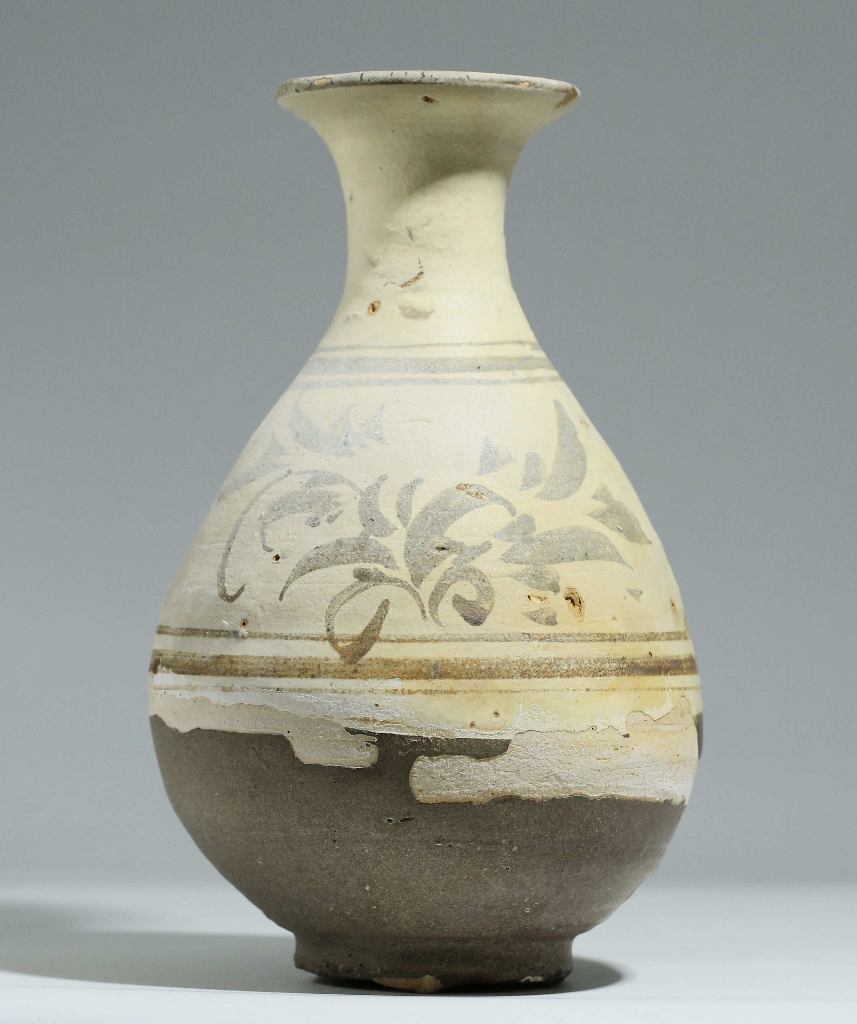 域鉴古玩】元代磁州窑白地黑花玉壶春瓶拍卖价格/图片/值多少钱