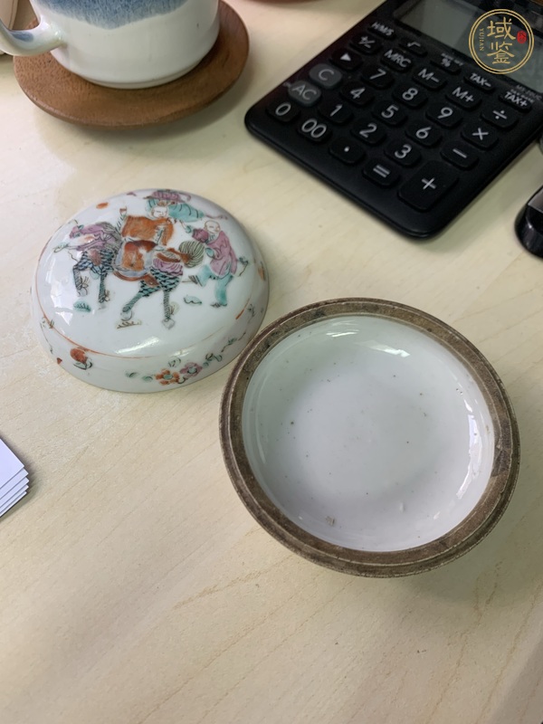 古玩陶瓷粉彩蓋盒真品鑒賞圖