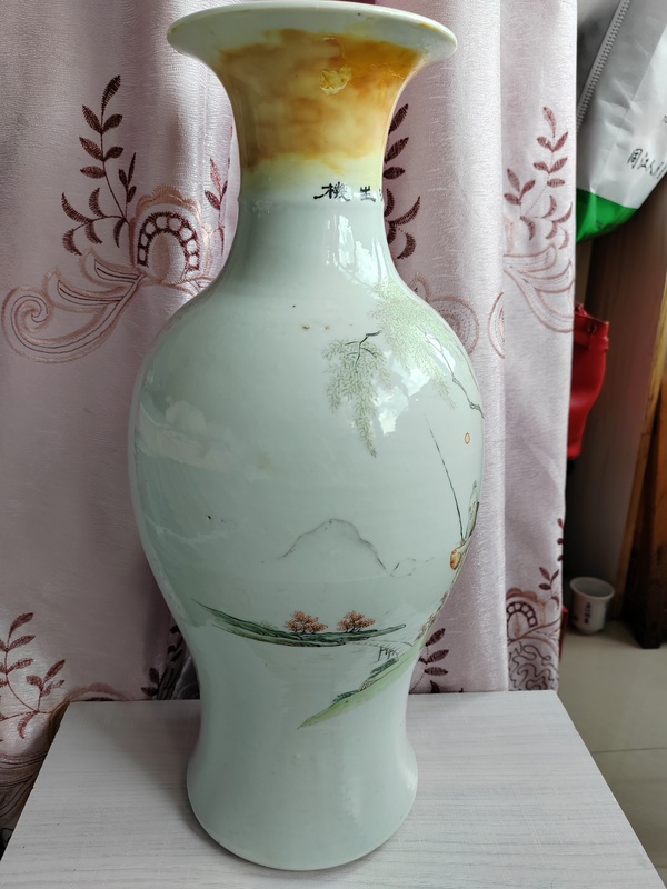 古玩陶瓷民國淺絳彩老翁釣魚圖觀音瓶拍賣,當前價格16666元