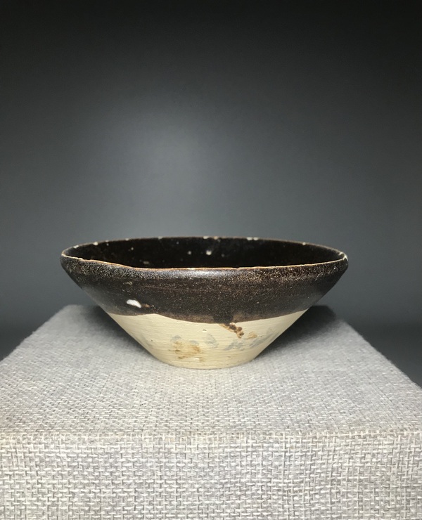 古玩轉賣（元代精品）醬釉茶盞拍賣，當前價格1500元