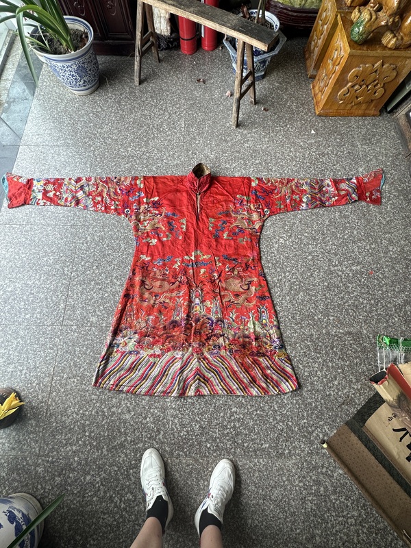 古玩雜項盤金龍紋龍袍吉服拍賣,當前價格86800元