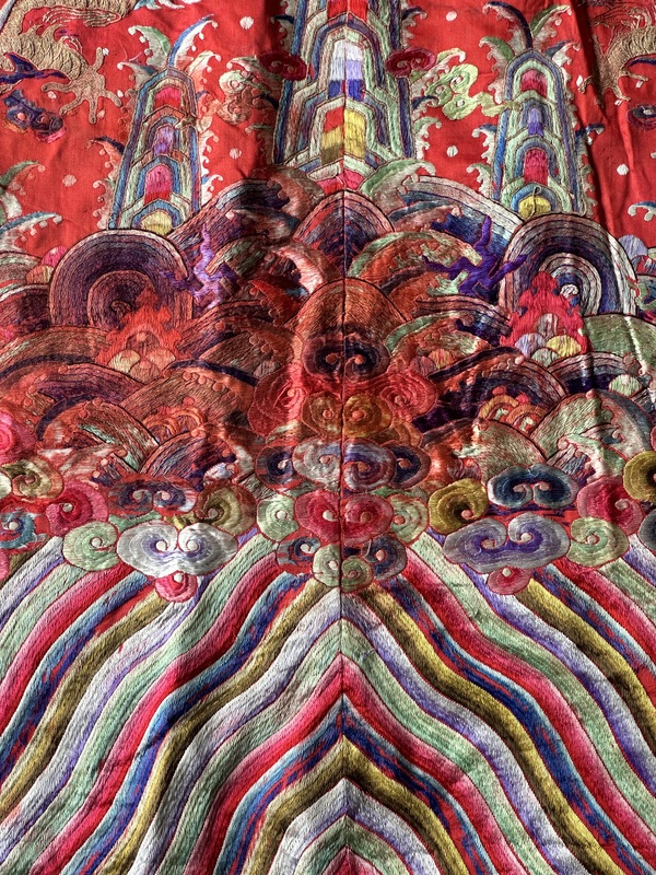 古玩雜項盤金龍紋龍袍吉服拍賣,當前價格86800元