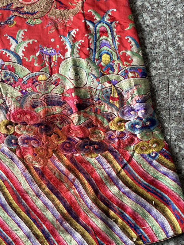 古玩雜項盤金龍紋龍袍吉服拍賣,當前價格86800元
