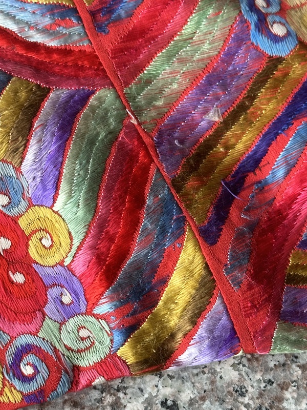 古玩雜項(xiàng)盤金龍紋龍袍吉服拍賣，當(dāng)前價(jià)格86800元