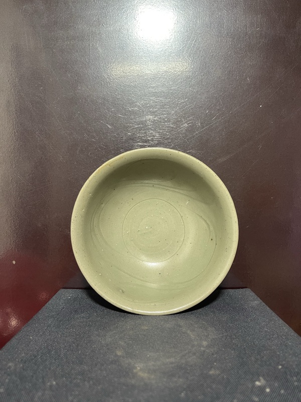 古玩轉(zhuǎn)賣元龍泉青瓷刻花撇口碗拍賣，當前價格66元