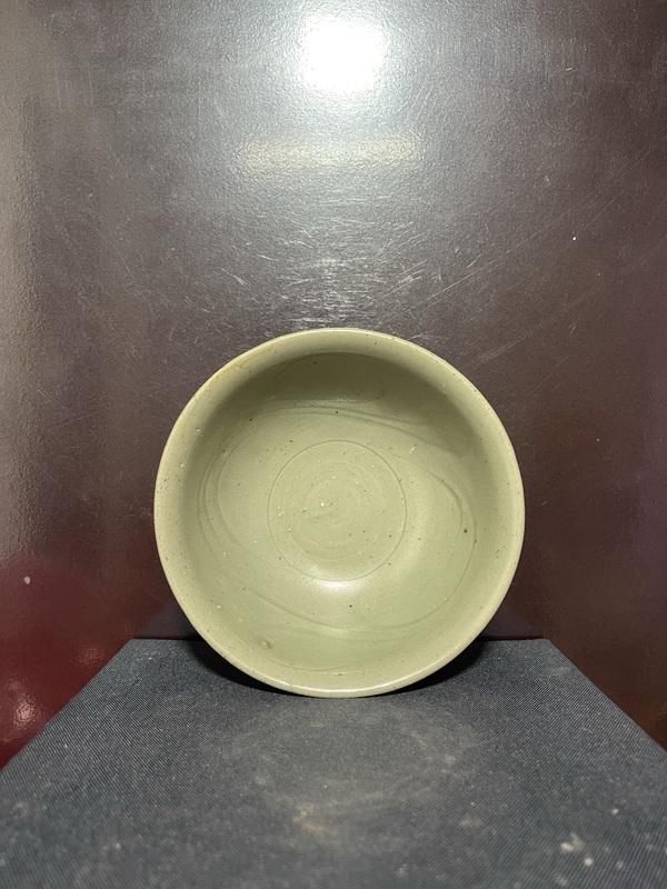 古玩陶瓷元龍泉青瓷刻花撇口碗拍賣,當(dāng)前價(jià)格6500元