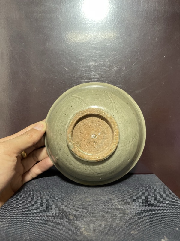 古玩陶瓷元龍泉青瓷刻花撇口碗拍賣，當(dāng)前價(jià)格6500元