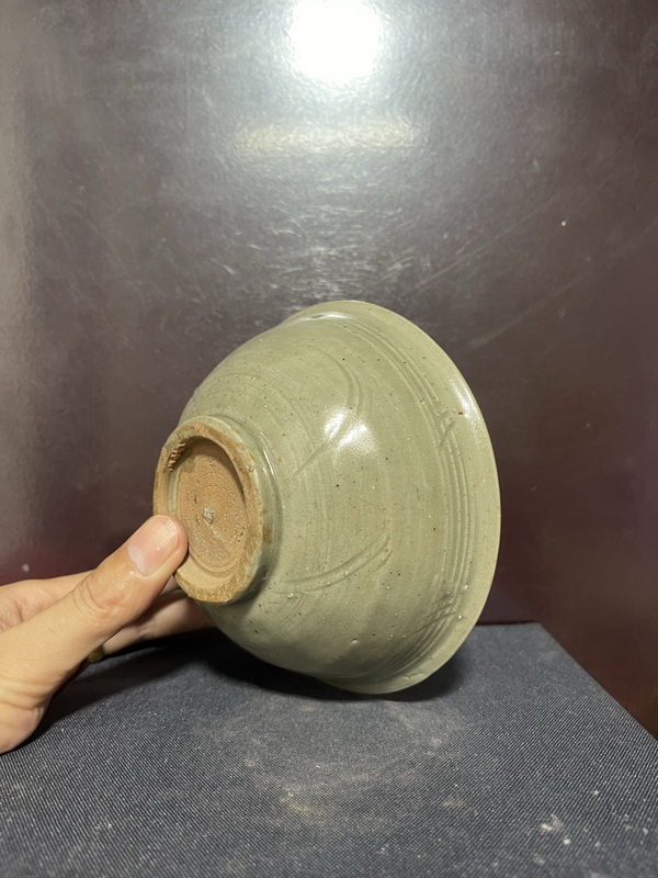 古玩陶瓷元龍泉青瓷刻花撇口碗拍賣，當(dāng)前價(jià)格6500元