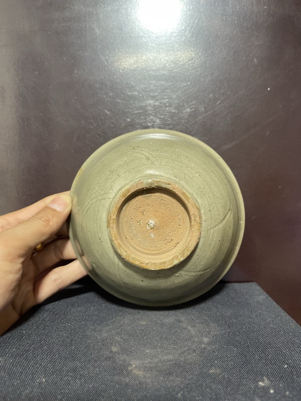 古玩陶瓷元龍泉青瓷刻花撇口碗拍賣，當(dāng)前價(jià)格6500元