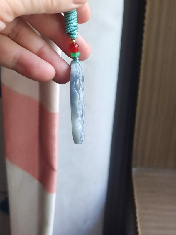 古玩玉器翡翠雕刻山水牌拍賣(mài),當(dāng)前價(jià)格390元