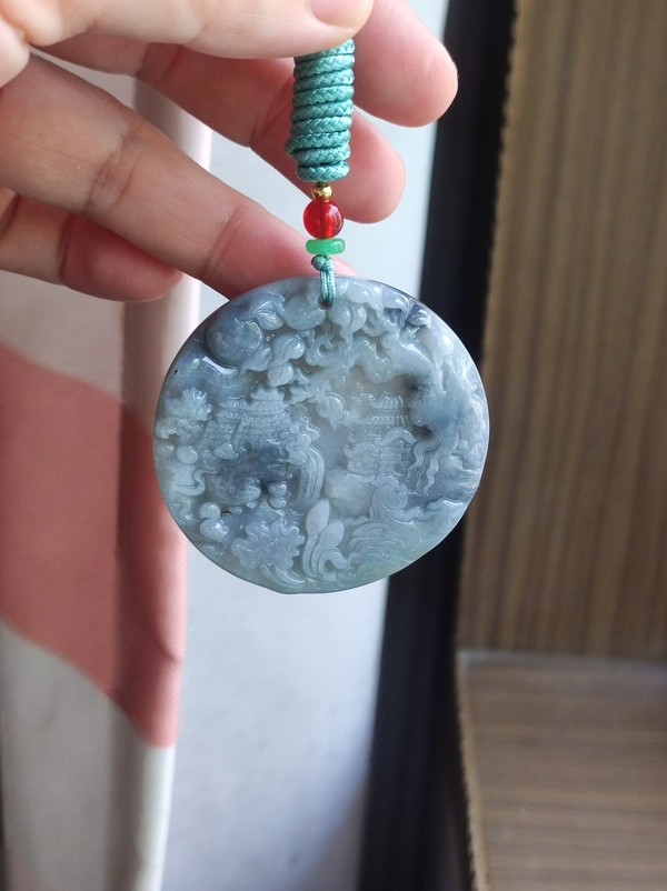 古玩玉器翡翠雕刻山水牌拍賣(mài),當(dāng)前價(jià)格390元