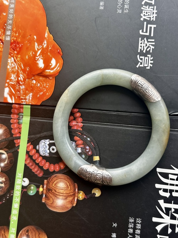 古玩玉器清代天然翡翠手鐲大粗條拍賣，當(dāng)前價(jià)格5600元