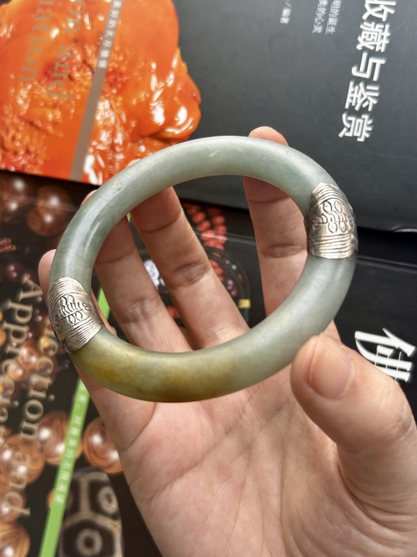 古玩玉器清代天然翡翠手鐲大粗條拍賣，當(dāng)前價(jià)格5600元