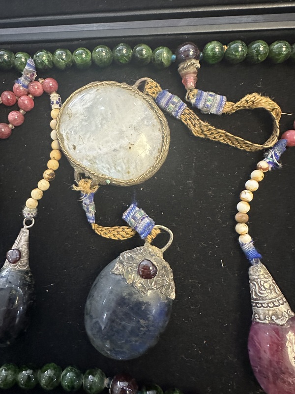 古玩雜項(xiàng)清中期三品官員佩戴的朝珠拍賣，當(dāng)前價(jià)格168888元