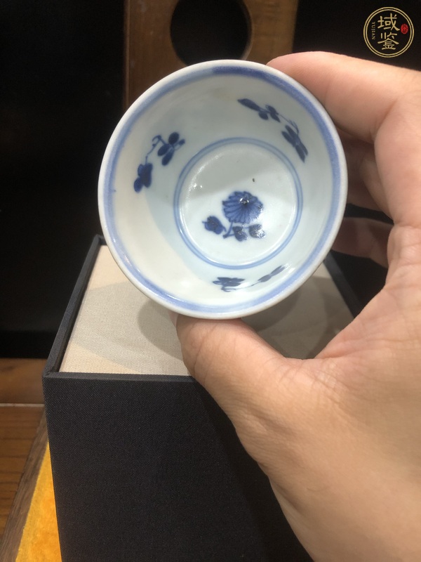 古玩陶瓷青花三多花卉紋品茗杯  真品鑒賞圖